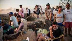 Israelis Watch the Bombing of Gaza in Sderot Andrew Burton Getty Images
