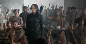 jennifer-lawrence-as-catniss-in-the-hunger-games-photo-still-from-movie